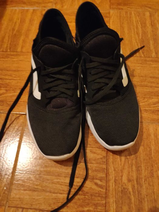 Vendo tênis preto da VANS tamanho 42