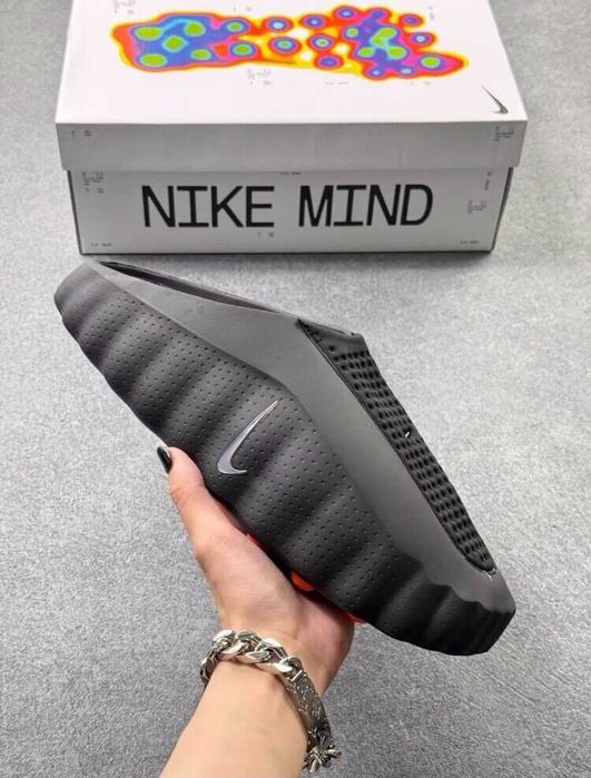 Nike_mind 001 R.42