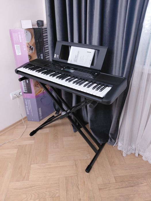 Синтезатор Yamaha PSR-E383 (Стан нового) + X-стійка, пюпітр, перехідник