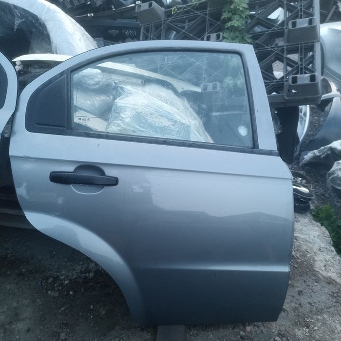 Шевроле авео т250 седан задні праві двері