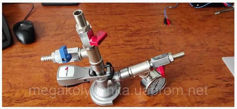 Зазливочная головка для ручного розлива газированных напитков