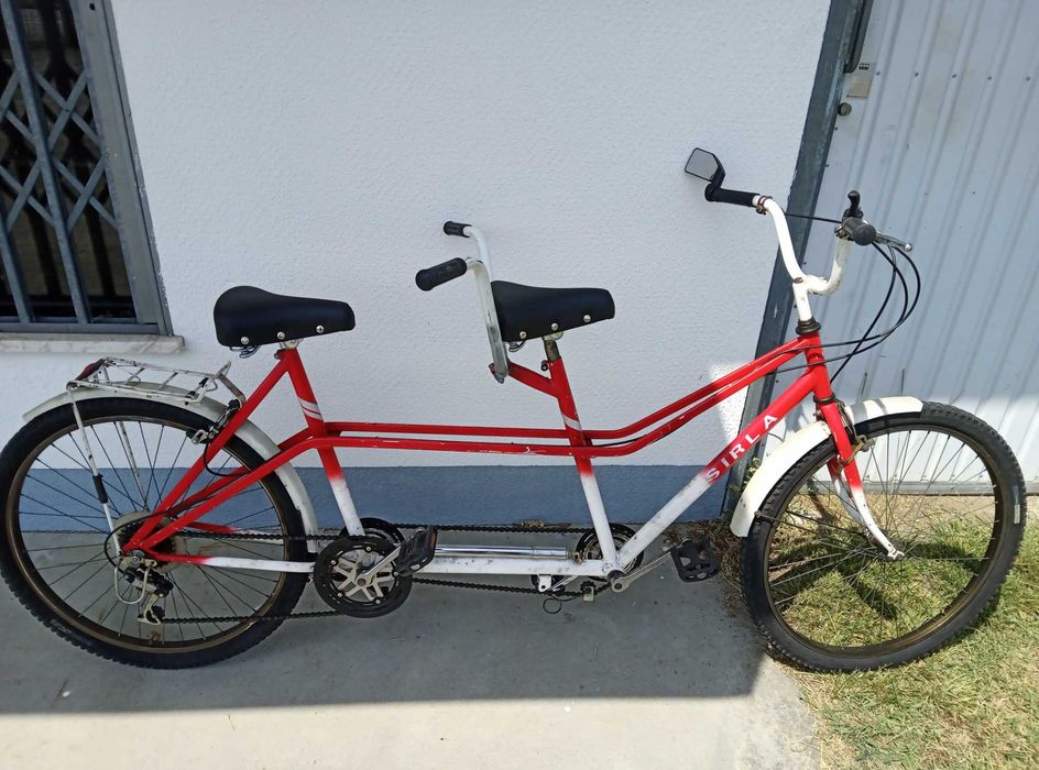 Bicicleta de dois lugares tandem
