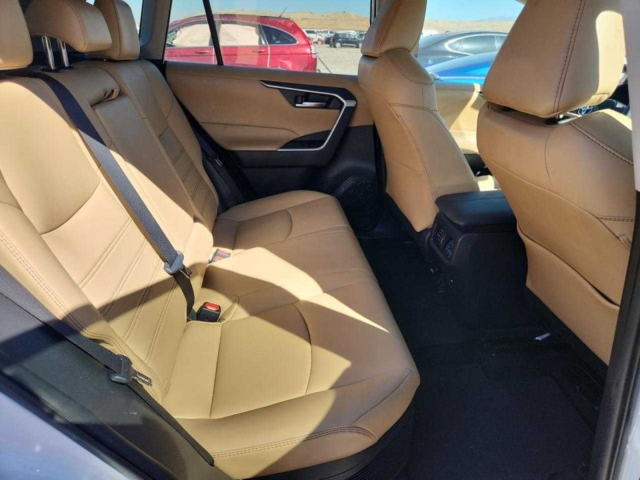 Toyota Rav4 XLE Premium 2021 /