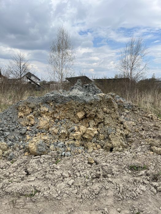 Віддам безкоштовно глину