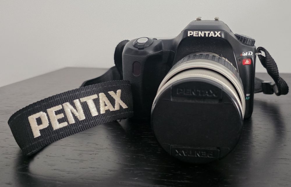 Máquina fotográfica Pentax istD