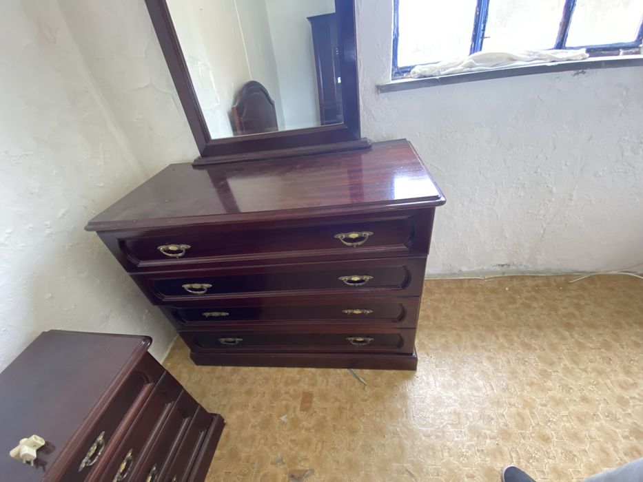 Cómoda em Madeira