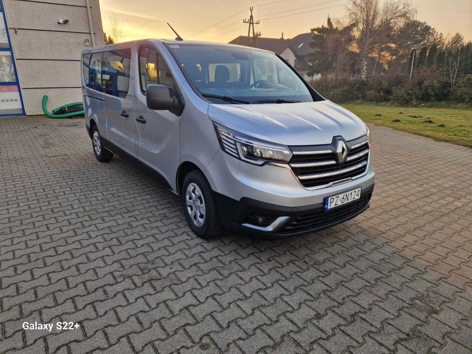 Nowy Renault Trafic 9-osobowy wynajem automat full pakiet ubezpieczeń