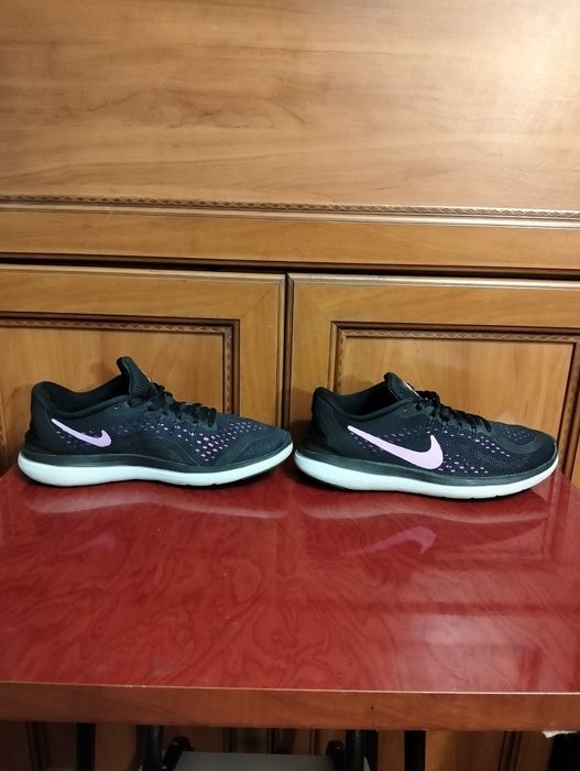 Взуття , кросівки   Nike .