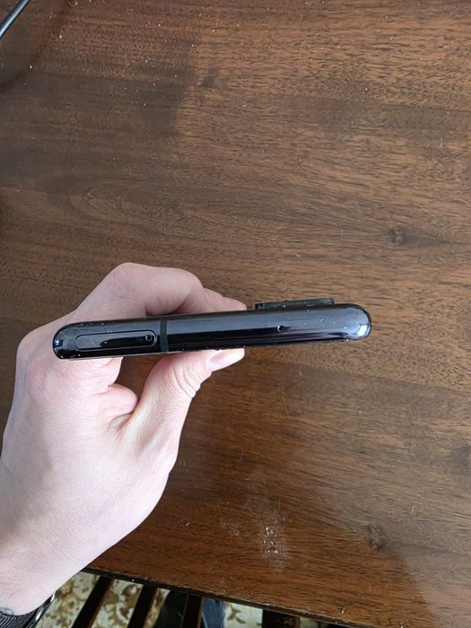 Продам Samsung s20 fe