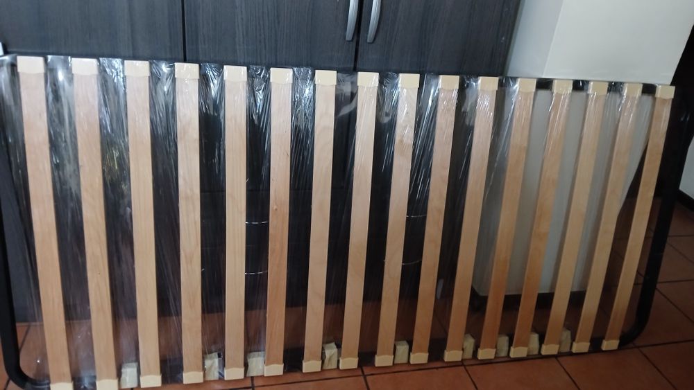 Estrado-cama individual  como novo