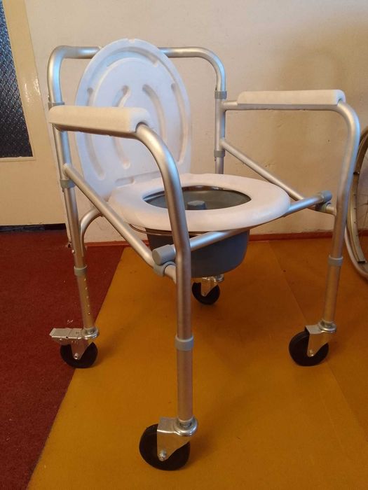 Wózek Inwalidzki Sanitarny - Nowy, nie używany.