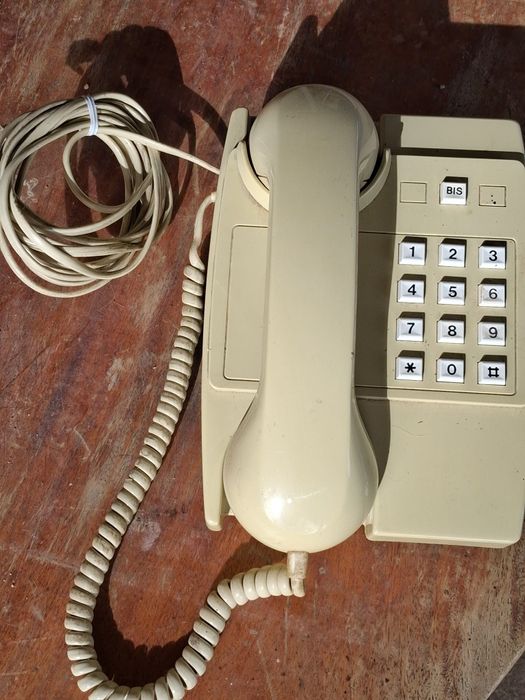 Antigo telefone de teclas
