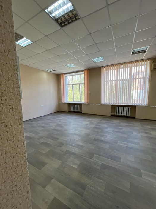 Аренда/Офиса/Центр/Всегда Есть Свет/ Отопление/Лифт/Убежище/Кондиционер