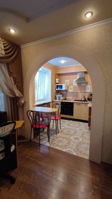 Продам 2к квартиру вул. Старокозацька, 2 (Центр)