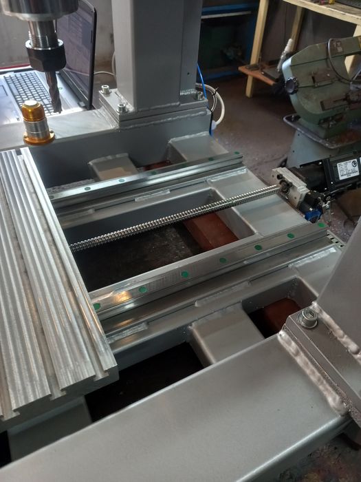 Frezarka CNC do metalu.