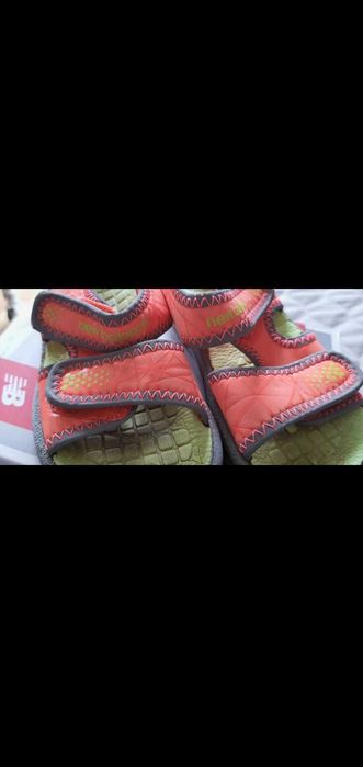 Sandałki piankowe New Balance