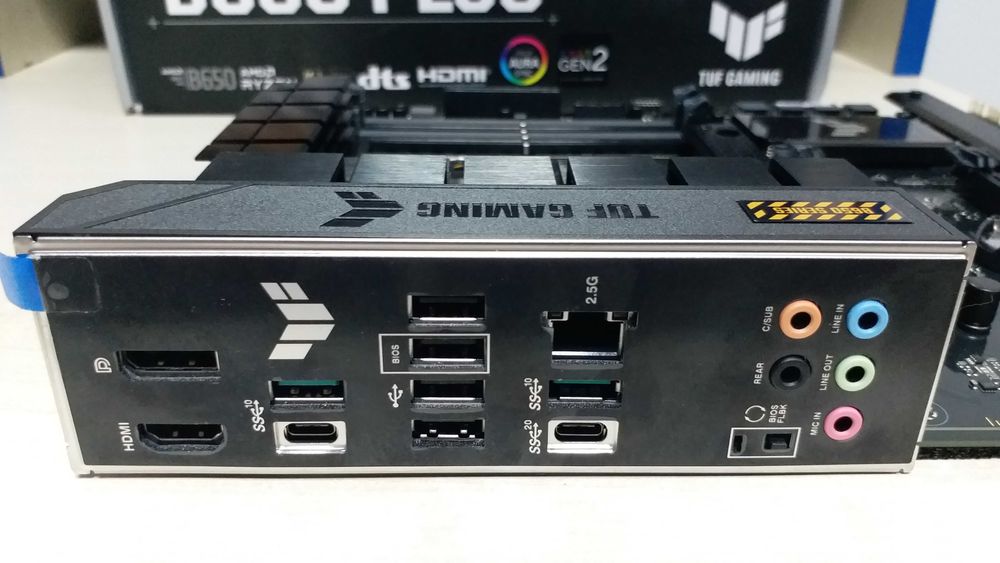 Плата Asus TUF Gaming B650-PLUS Socket AM5 DDR5