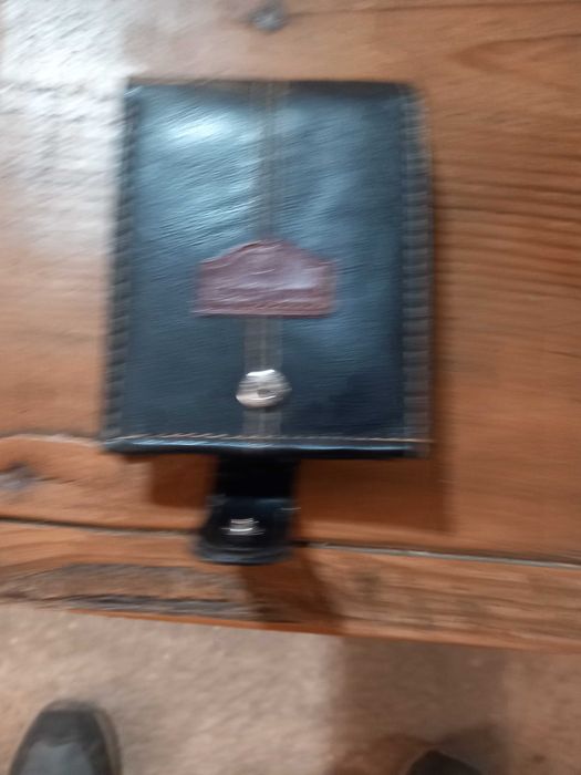 Carteira de homem praticamente nova em bom estado