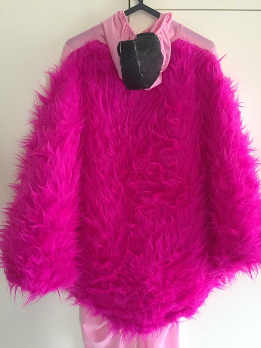 Fato de Flamingo cor-de-rosa.