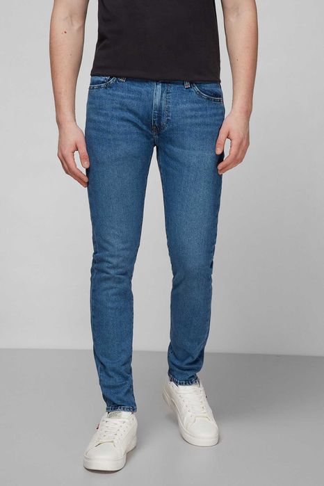 Синие джинсы levi's