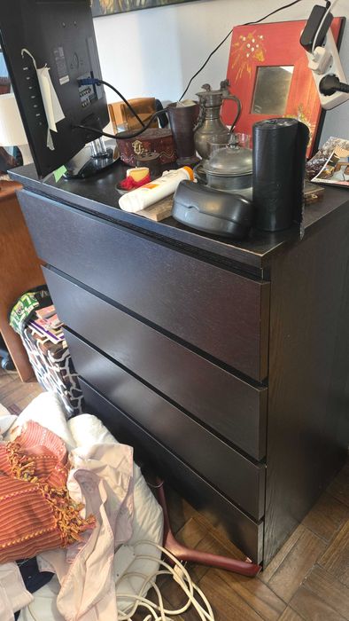 Comoda em bom estado