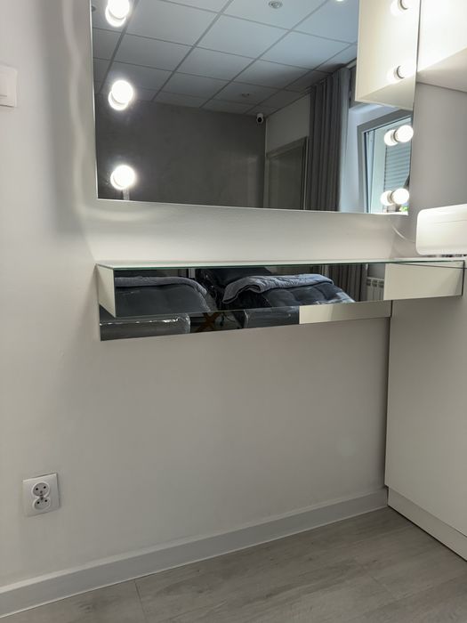 Lustrzana półka/konsola