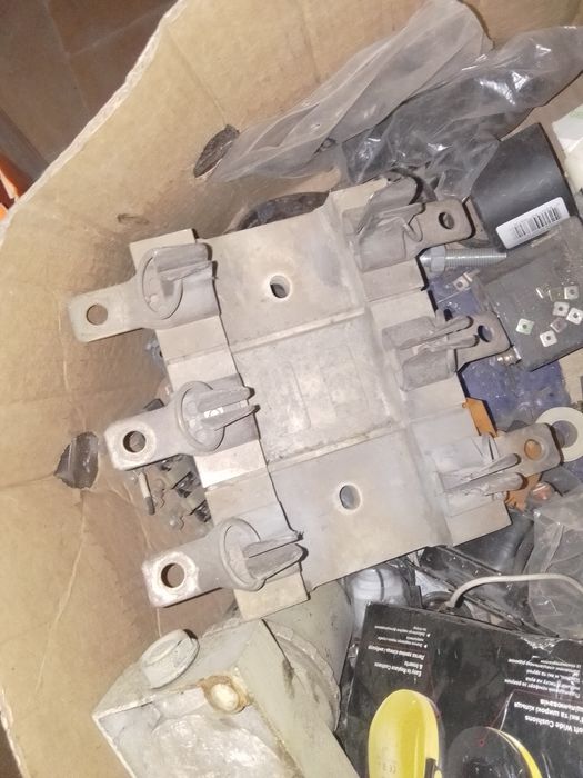 Держатели предохранителей ПН2 (250А и 400А/600А)