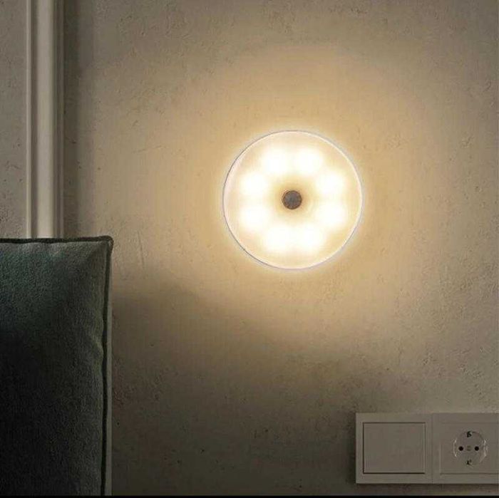 Світильник, нічник з акумулятором та датчиком руху