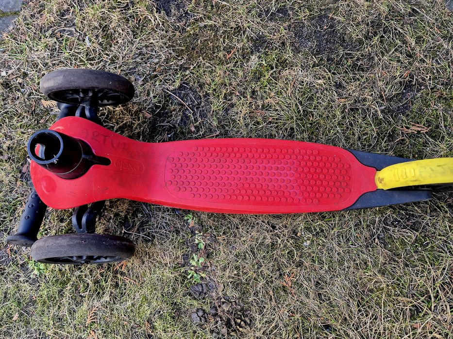 Hulajnoga dla dziecka Decathlon trzy koloea
