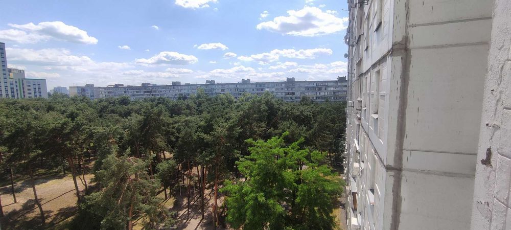 метро Лісова - Чернігівська, Мілютенко 17 В.