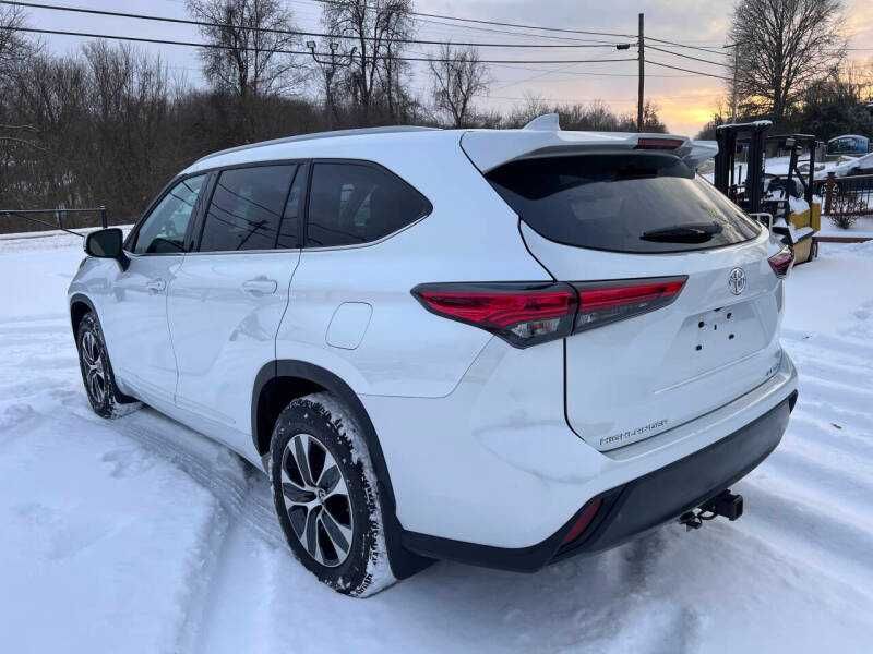 2022 Toyota Highlander XLE