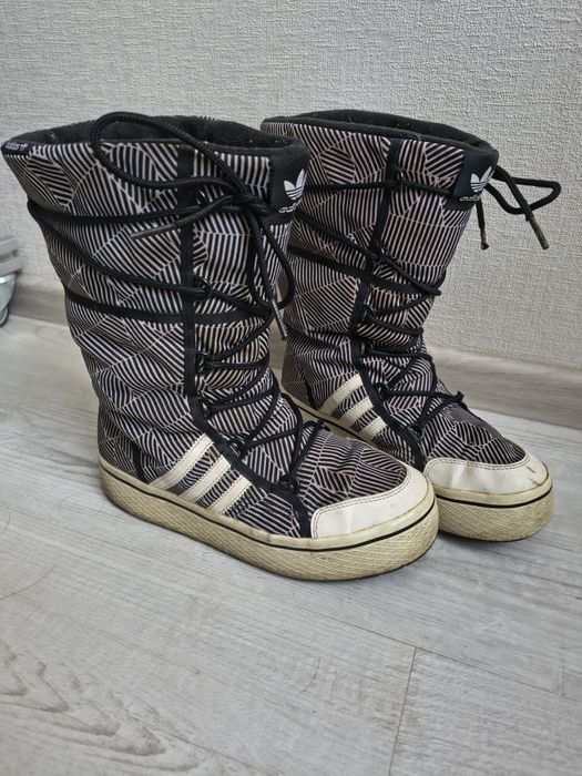 Черевики дутики adidas