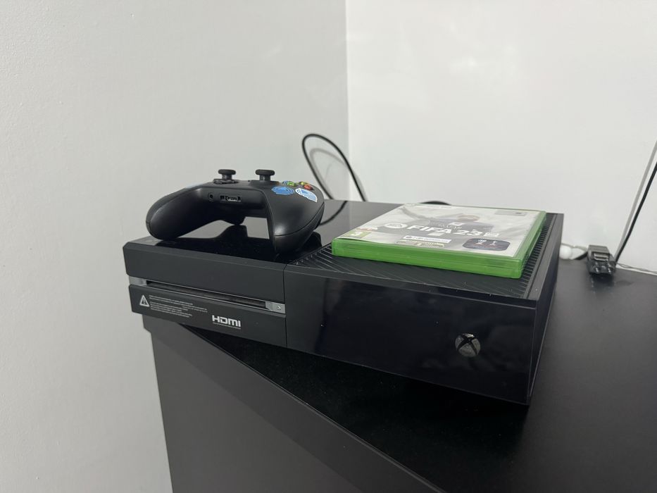 XBOX ONE 500Gb + oryginalny pad