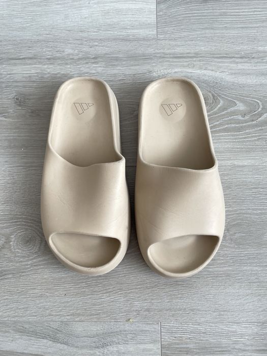 Тапочки Adidas Yeezy Slide Bone