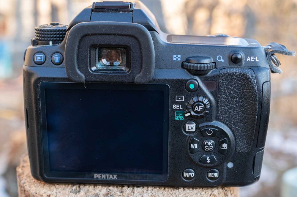 Дзеркальна фотокамера Pentax K5 майже нова. пробіг  6200 !!