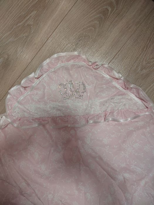 Нарядный теплый конверт-одеяло на выписку из роддома для девочки 2 в 1