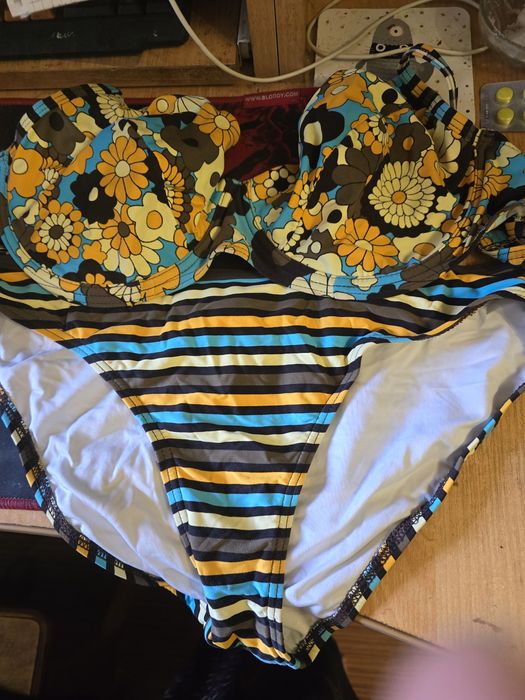 Продам купальники