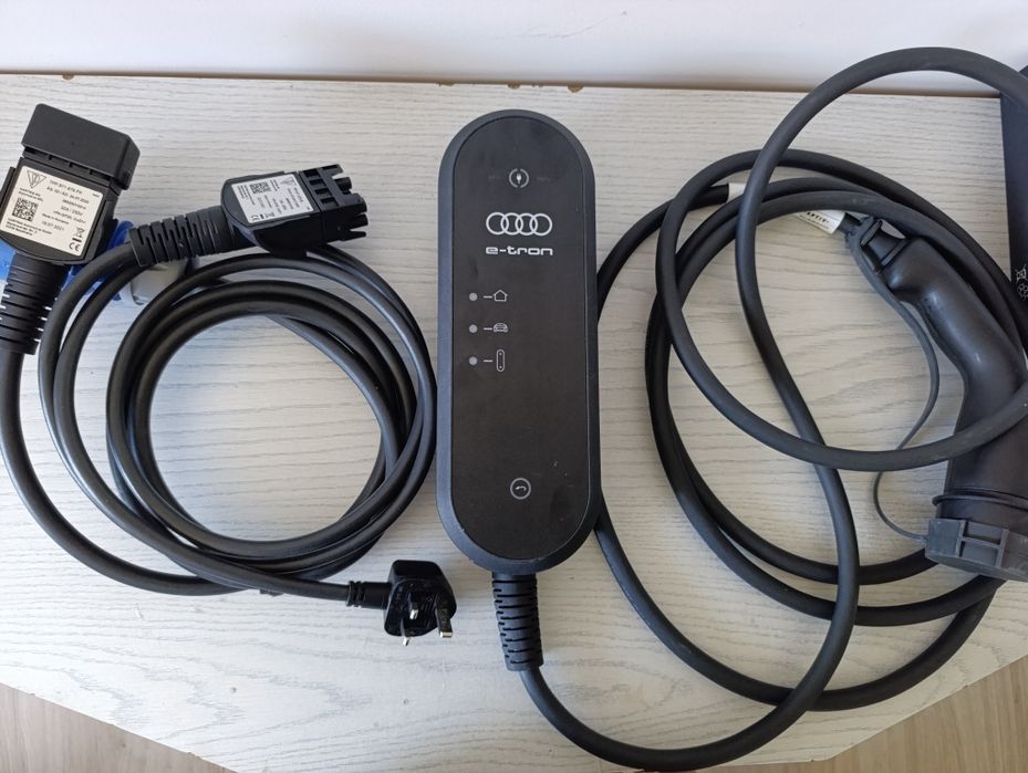Kabel ładujący Audi