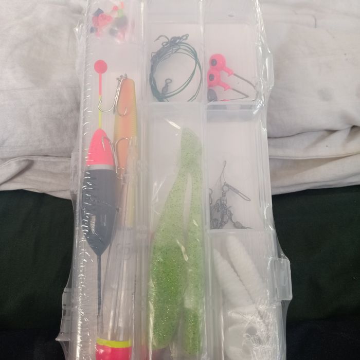 Zestaw akcesoriów wędkarskich