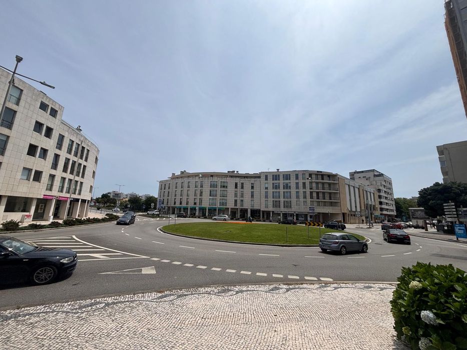 Arrendo T2 com garagem no centro da cidade da Póvoa de Varzim