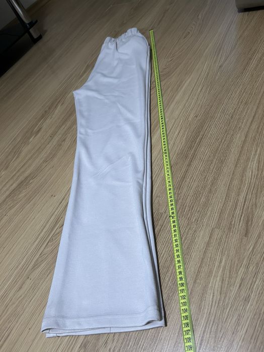 Прямые трикотажные штаны со стрелками