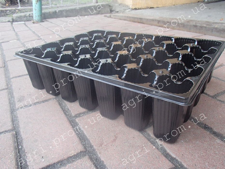 Касета для розсади на 35 великих вічок. Роздріб 41,48. Гурт 33,18