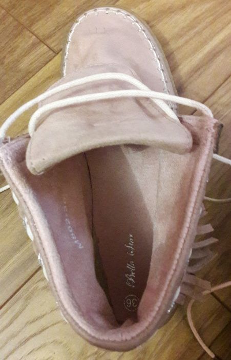 Buty z frędzelkami 36