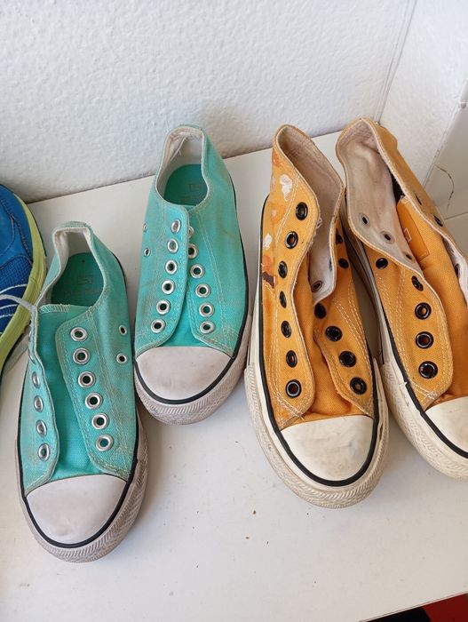 2 pares de. tênis 33