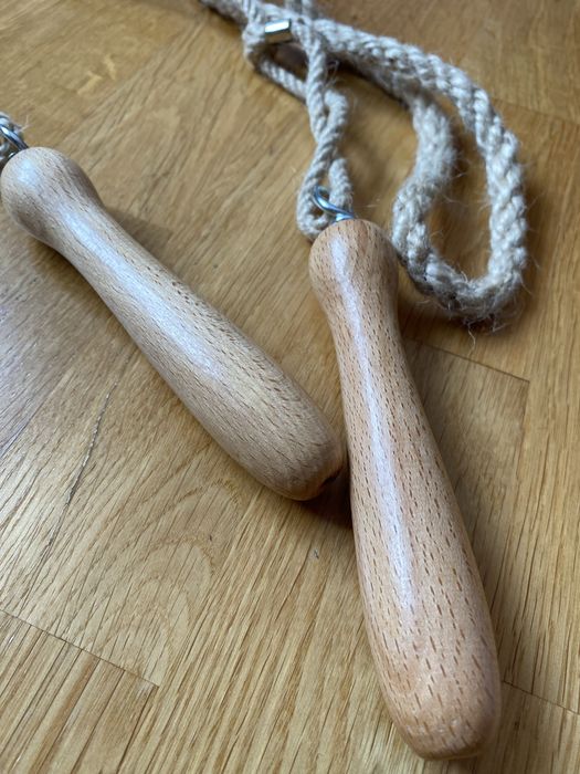 Скакалка из натуральных материалов