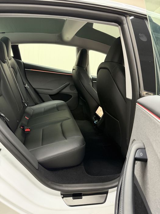 Tesla Model 3 SR Highland