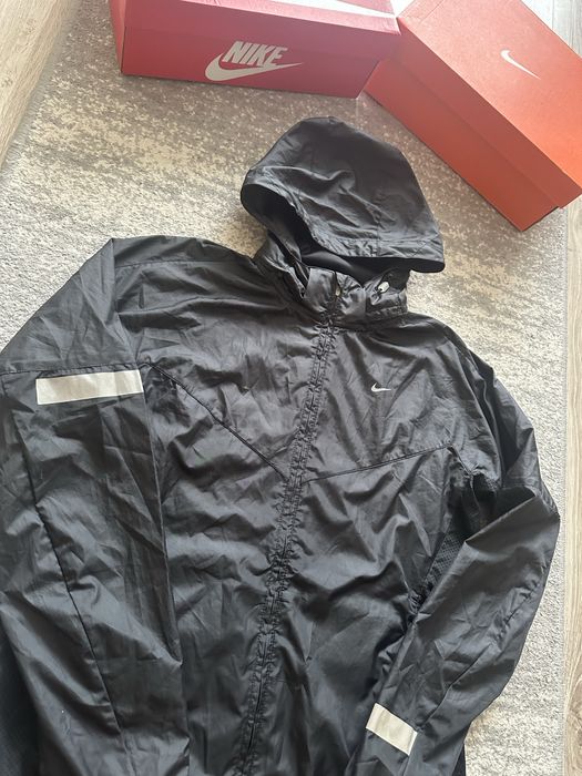 Вітровка nike running