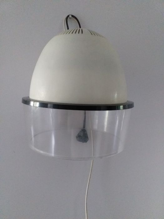 Sprzedam suszarkę do włosów.