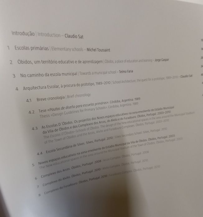 Grande Livro álbum sobre as escolas de Óbidos arquitetura