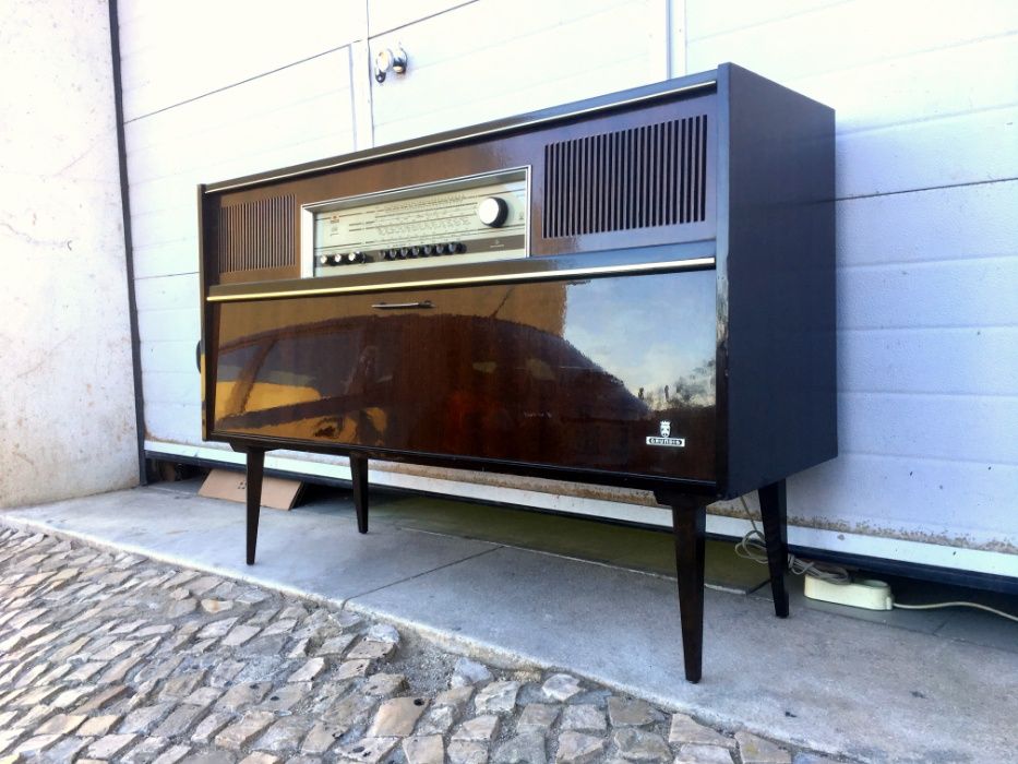 Aparador rádio gira discos grundig a funcionar 118comp X 36prof X 79,5